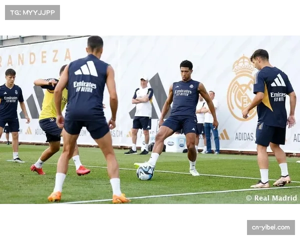 皇马全队抵达慕尼黑，贝林厄姆参加合练